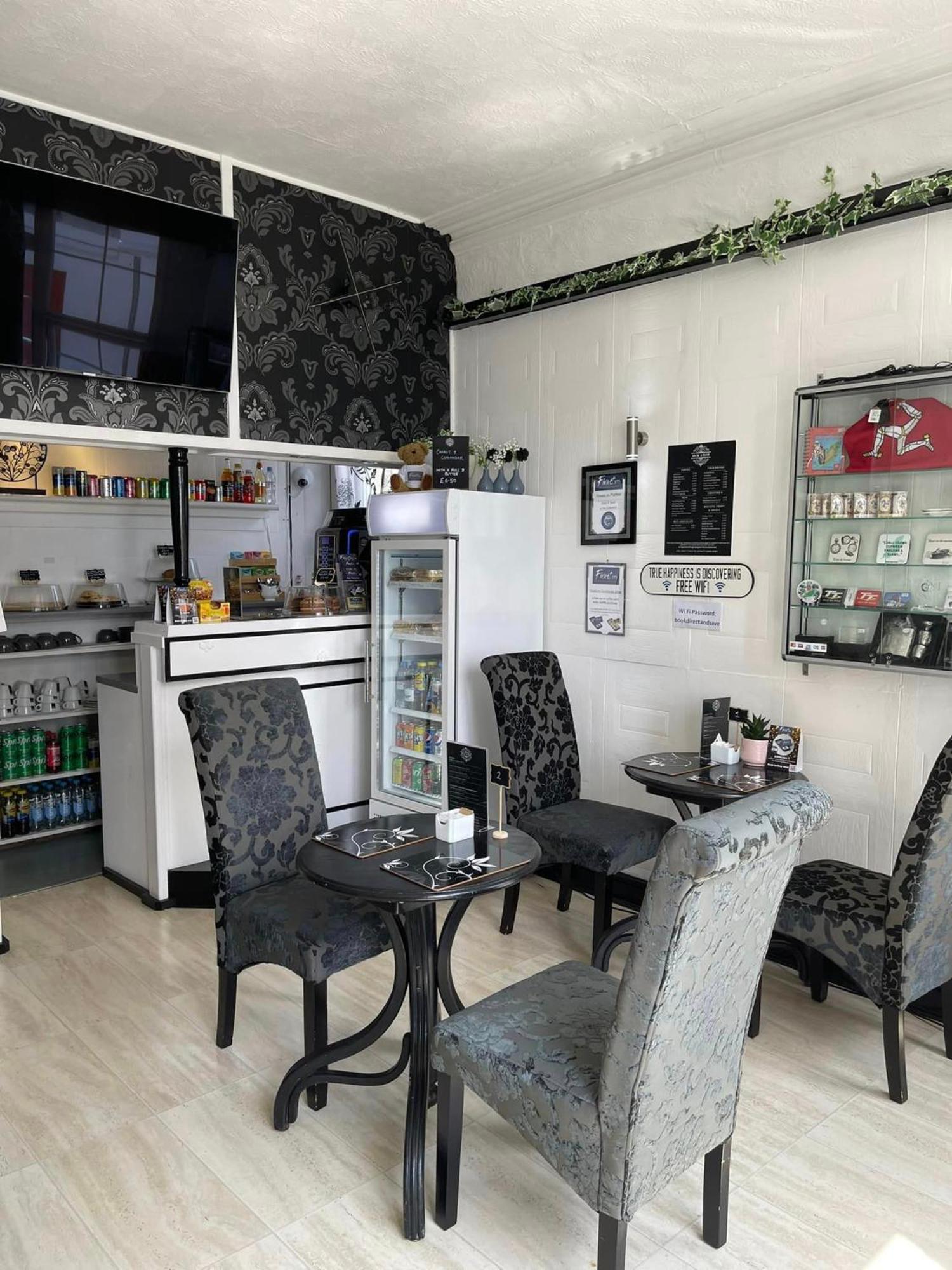 Edelweiss Guest House ดักลาส ภายนอก รูปภาพ