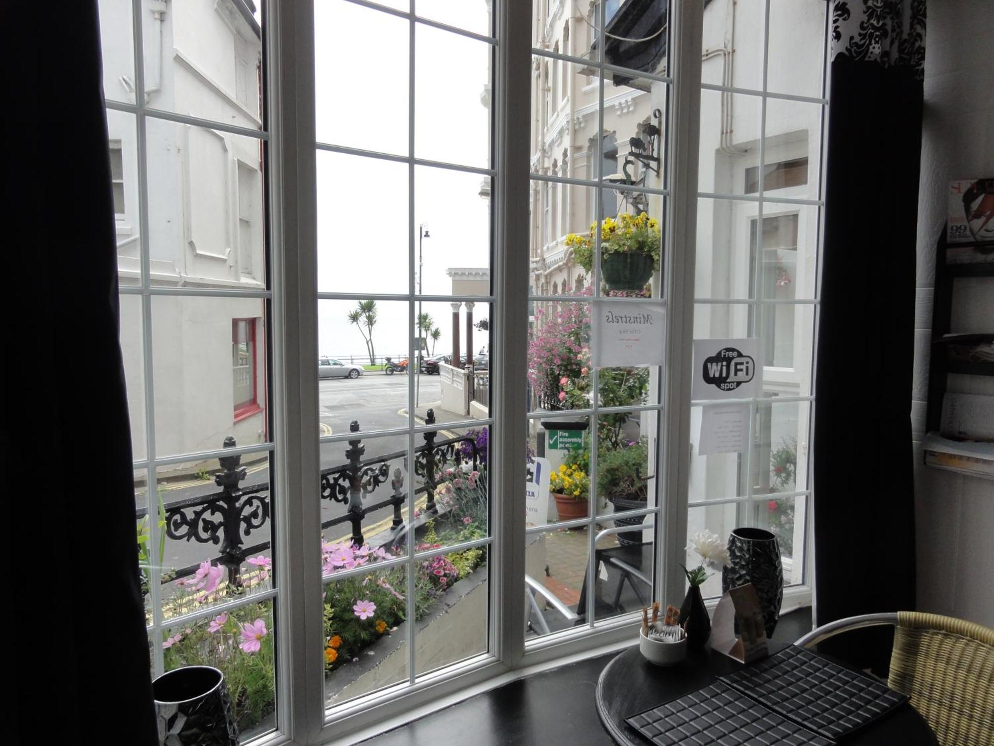 Edelweiss Guest House ดักลาส ภายนอก รูปภาพ