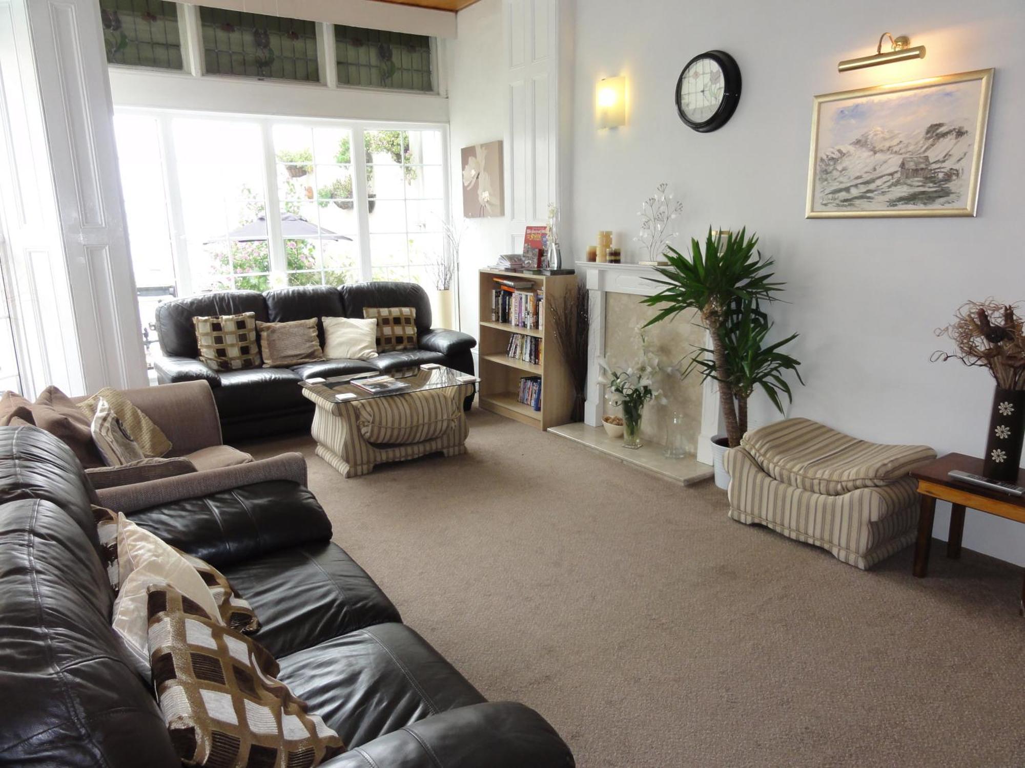 Edelweiss Guest House ดักลาส ภายนอก รูปภาพ