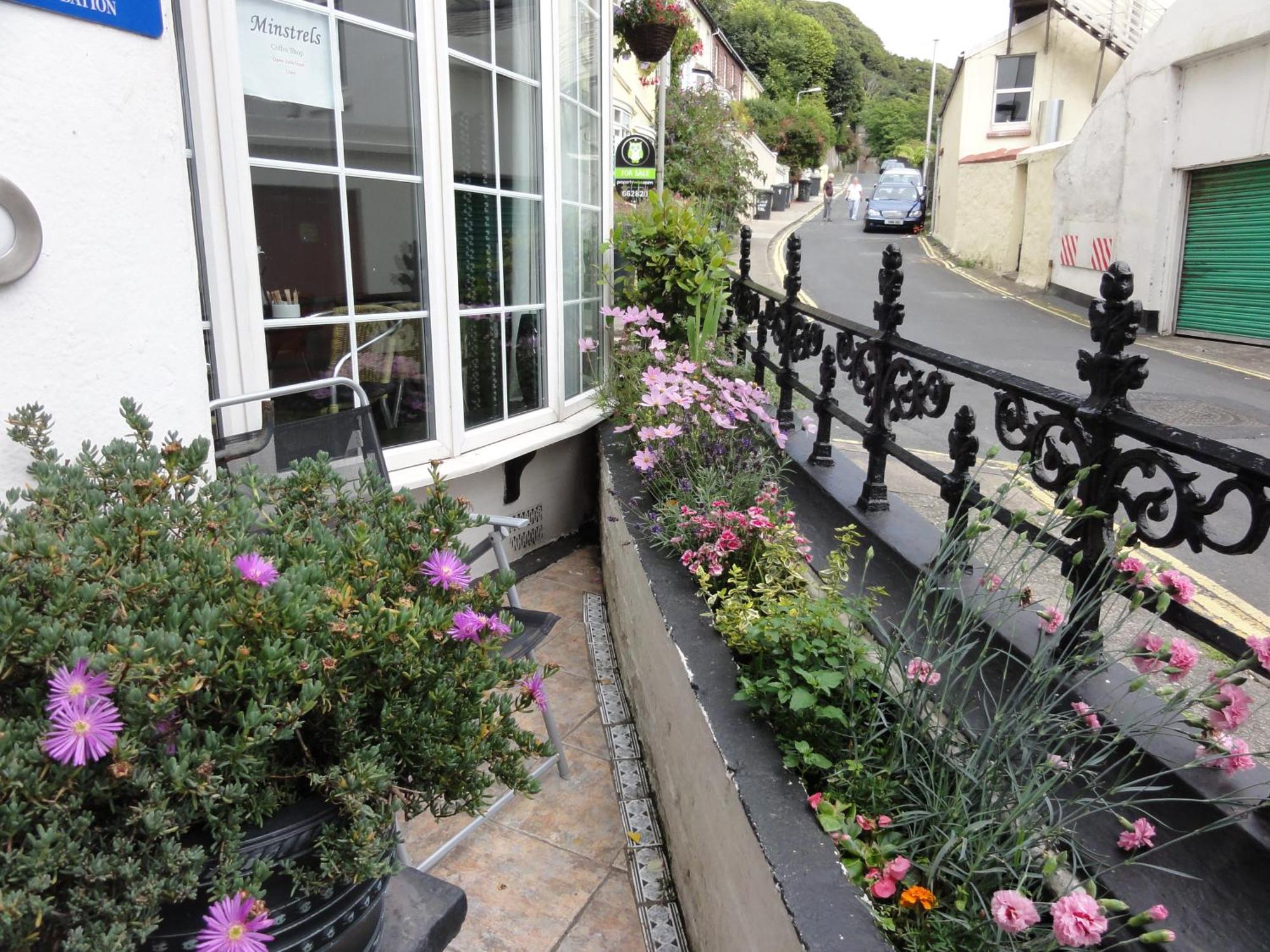 Edelweiss Guest House ดักลาส ภายนอก รูปภาพ